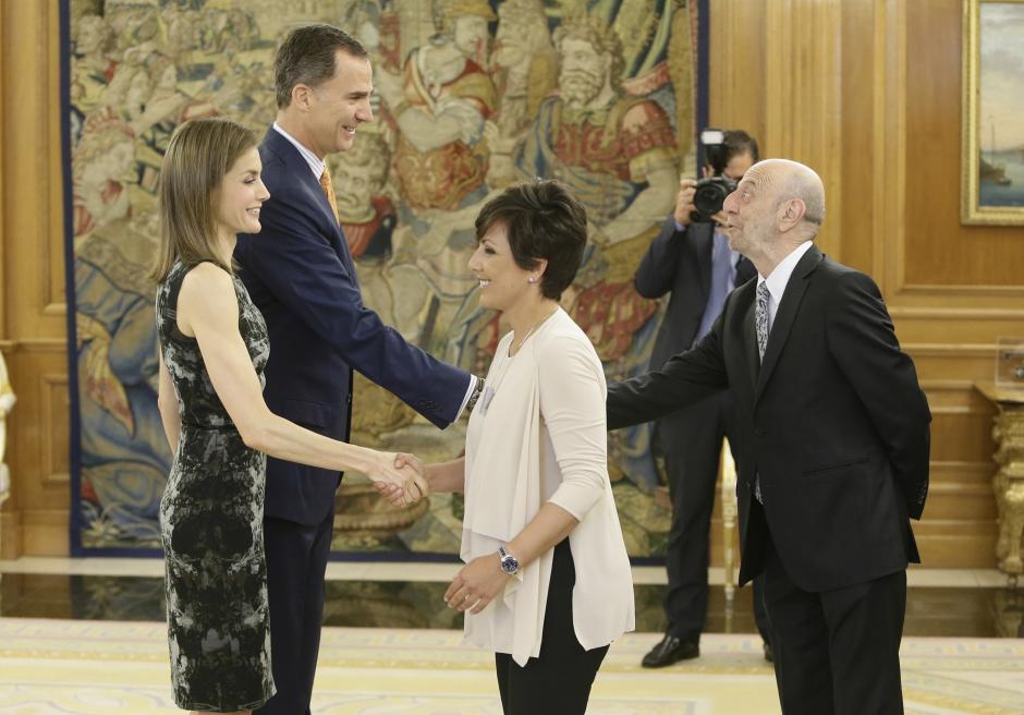 Spanish King Felipe VI and Queen Letizia with Sonsoles Onega and Andres Aberasturi during an audience with the Press Association at Zarzuela Palace in Madrid on Monday 6, June 2016