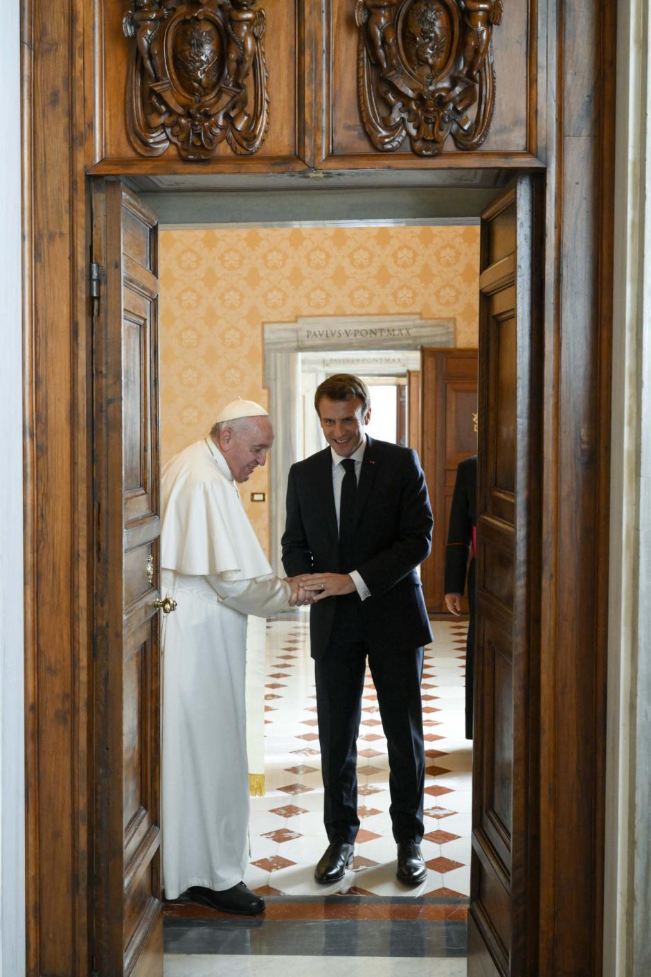 El Papa Francisco recibe a Macron en audiencia privada
