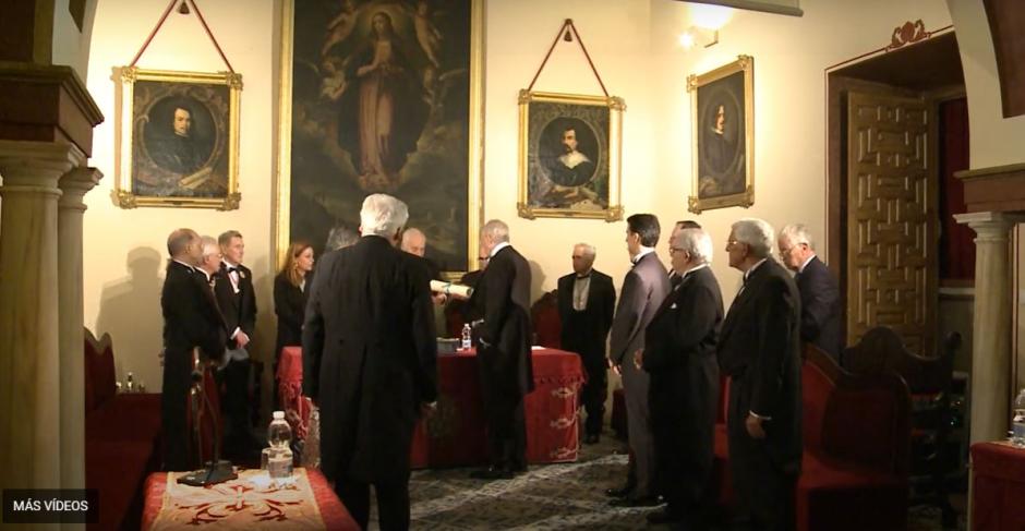 Momento del ingreso de Fernando Mendoza en la Real Academia de Bellas Artes de Santa Isabel de Hungría de Sevilla