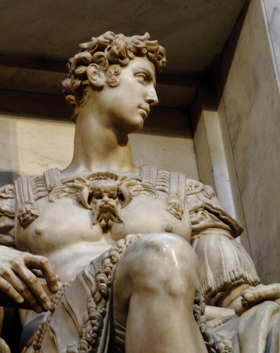La estatua de Giuliano en la Capilla de los Medici , creada por Miguel Ángel