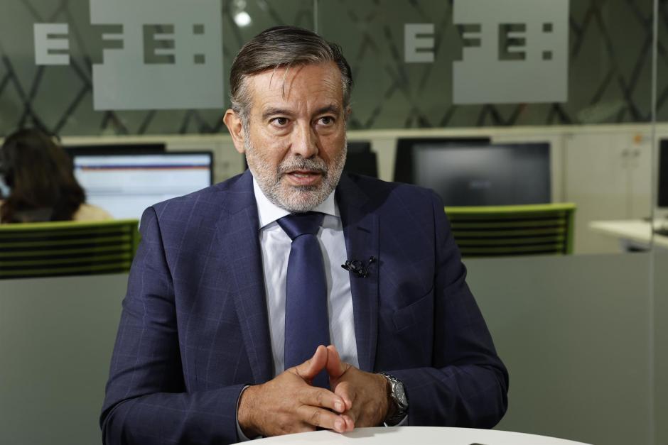 El consejero de Presidencia, Justicia e Interior de la Comunidad de Madrid, Enrique López, durante la entrevista concedida a EFE este jueves en Madrid