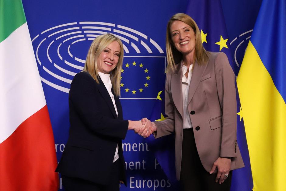 Girogia Meloni y la presidenta del Parlamento Europeo Roberta Metsola
