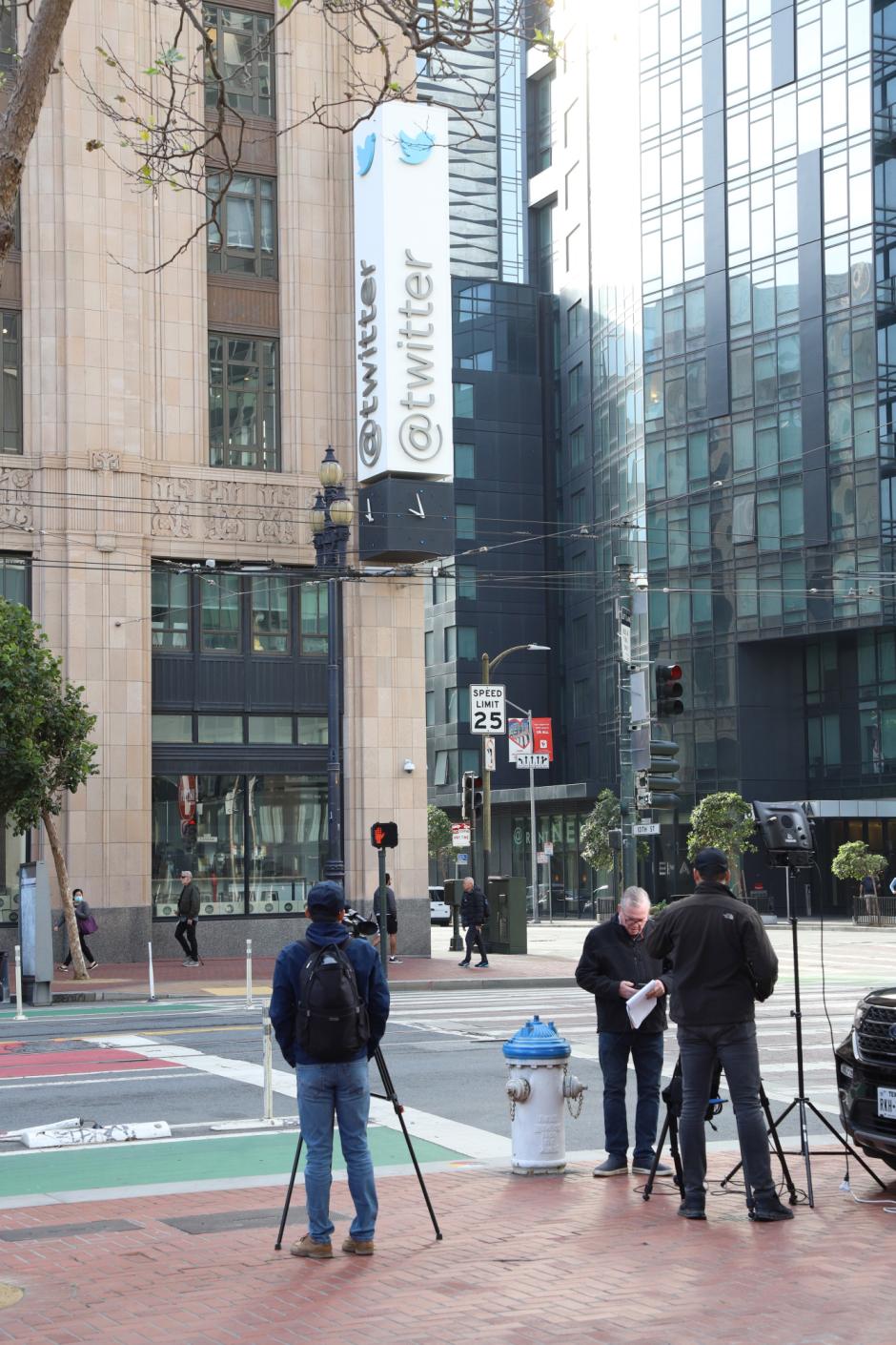 San Francisco (United States), 27/06/2022.- The exterior of Twitter headquarters at the start of the business day in San Francsico, California, USA, 04 November 2022. A Federal lawsuit filed in US District Court in San Francisco alleges that Twitter violated federal and state laws regarding the notice period for mass layoffs. (Estados Unidos) EFE/EPA/GEORGE NIKITIN