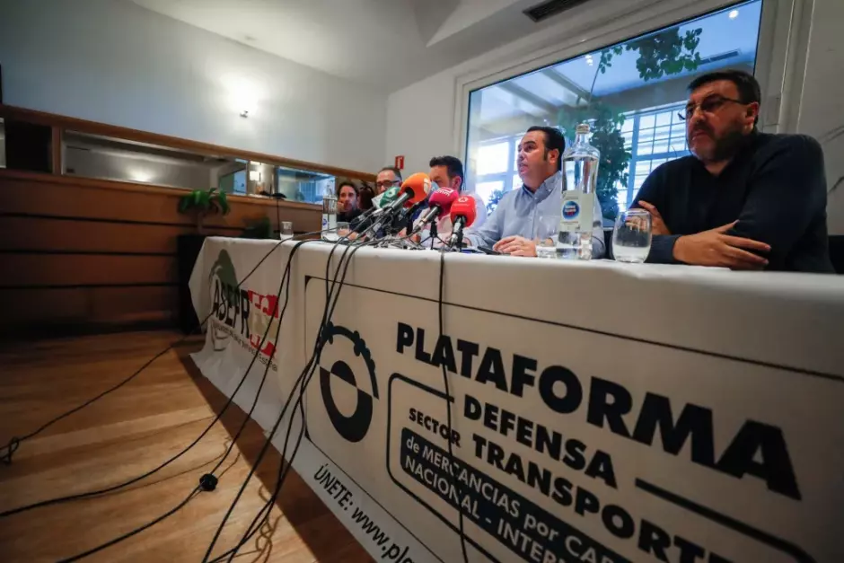 Rueda de prensa de la Plataforma Nacional en Defensa del Sector del Transporte