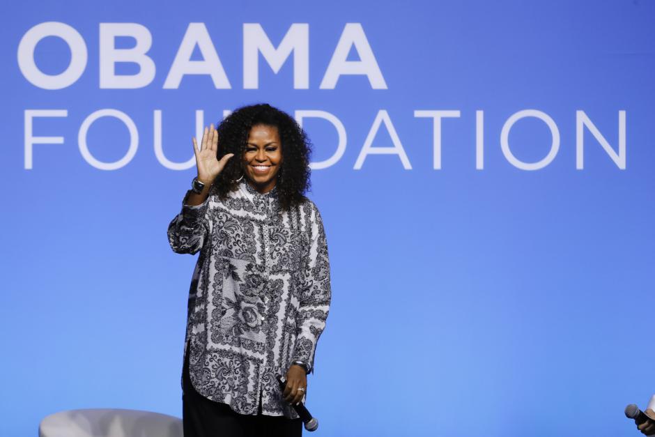 Former U.S. fist lady Michelle Obama attends an event for Obama Foundation in Kuala Lumpur, Malaysia, Thursday, Dec. 12, 2019.
En la foto leyenda " Obama foundation "