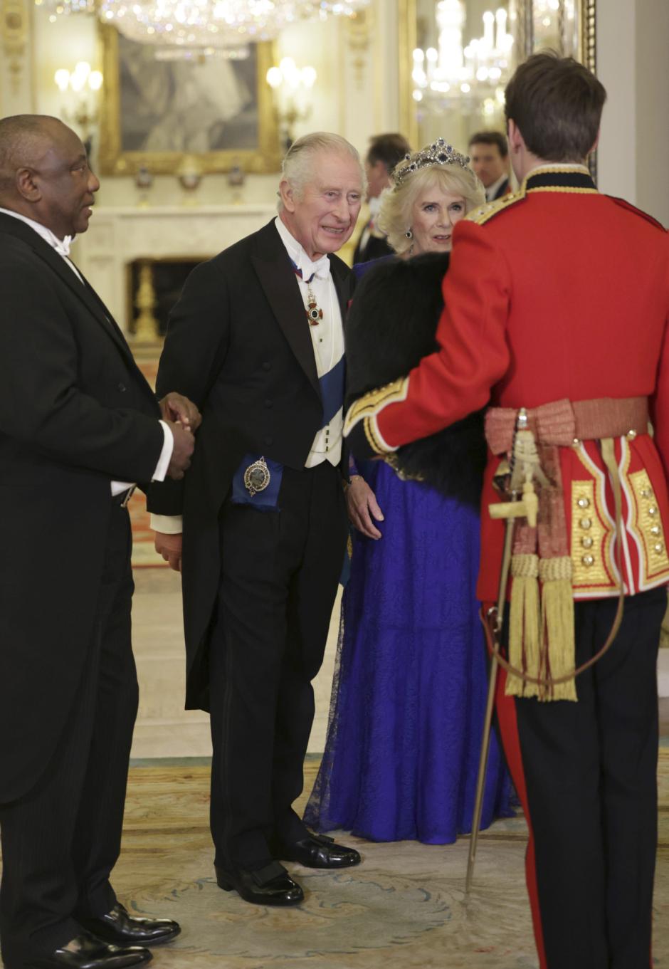 El presidente de Sudáfrica, Ceryl Ramaphosa, junto al Rey Carlos III y la Reina consorte Camila