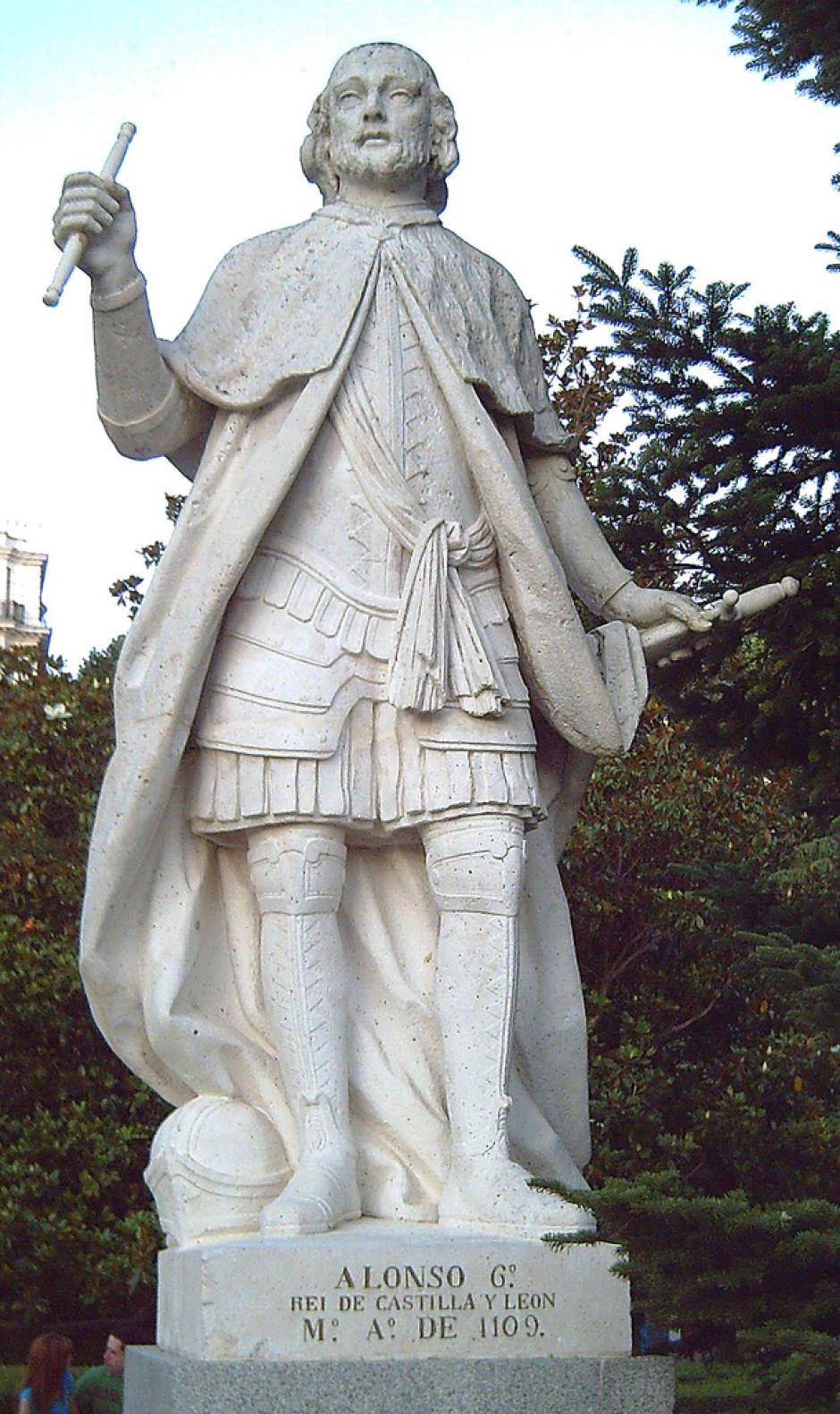 Estatua de Alfonso VI en los Jardines de Sabatini en Madrid (F.Corral, 1753)