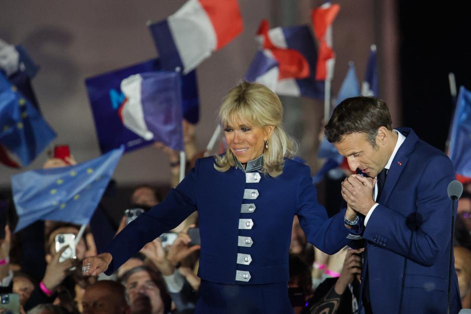 Brigitte y Emmanuel Macron durante las pasadas elecciones francesas