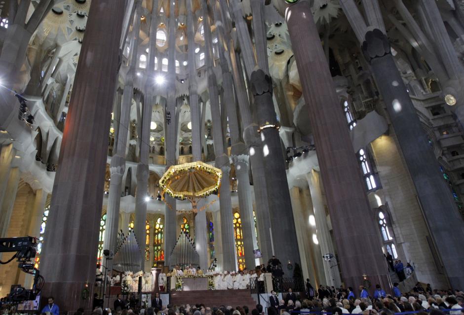 Misa oficiada por Benedicto XVI en la Sagrada Familia de Barcelona, con motivo de la consagración del templo y el altar