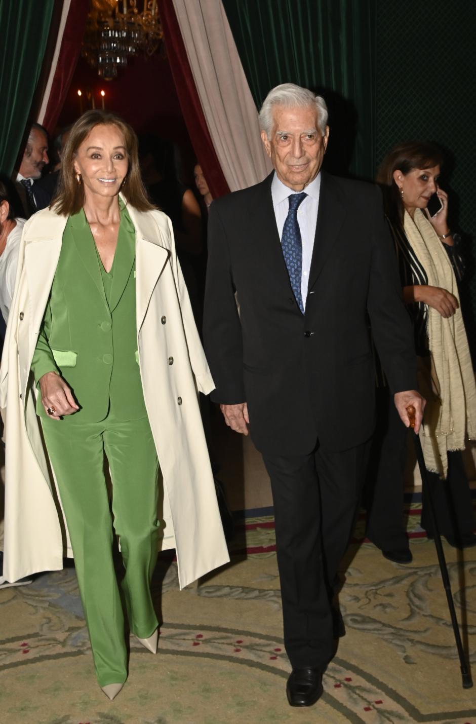 Writer Mario Vargas Llosa and Isabel Preysler during Madrileño del Año 2022 awards in Madrid on Monday, 10 October 2022.