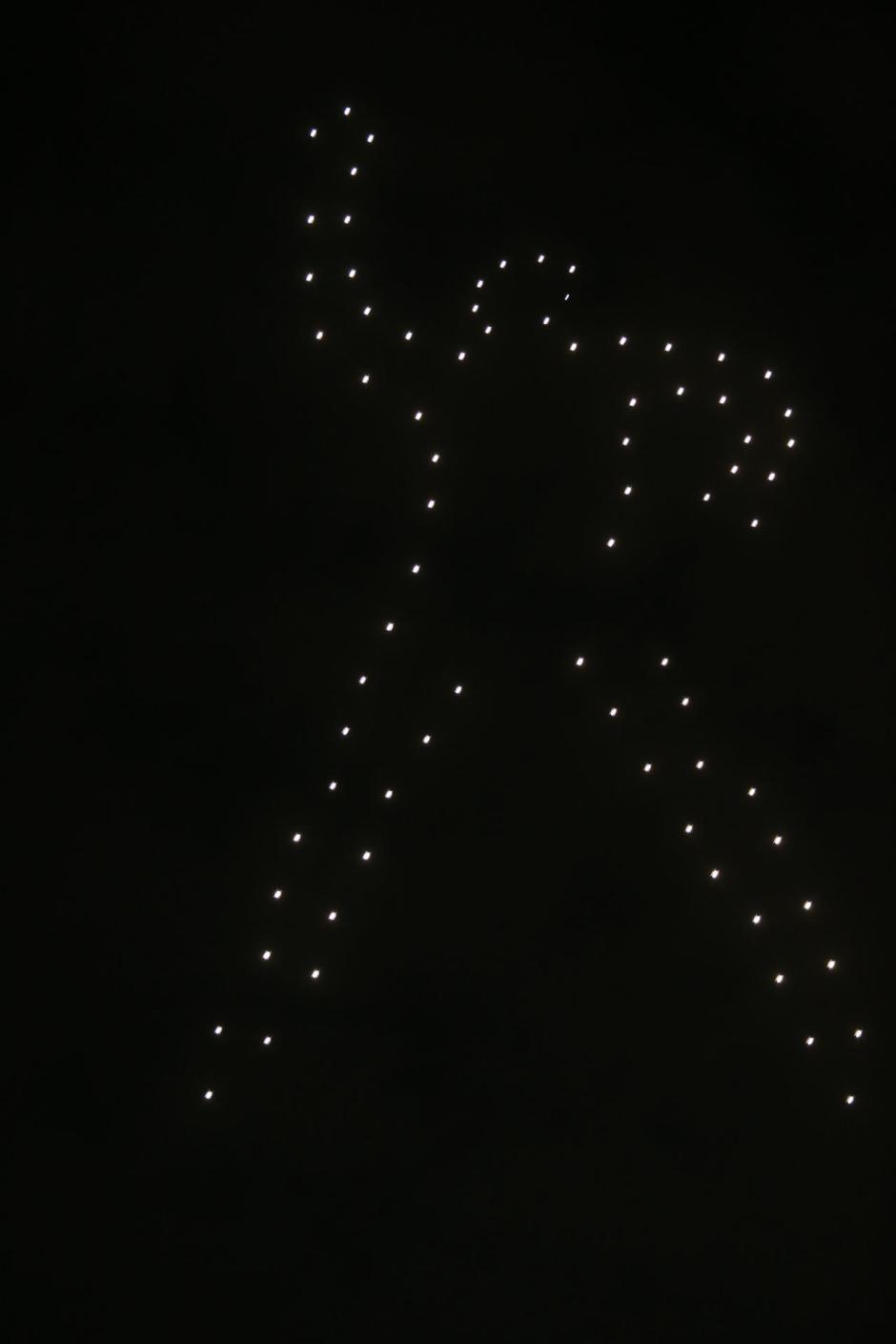 La figura de Pelé, formada por 80 drones en Brasil