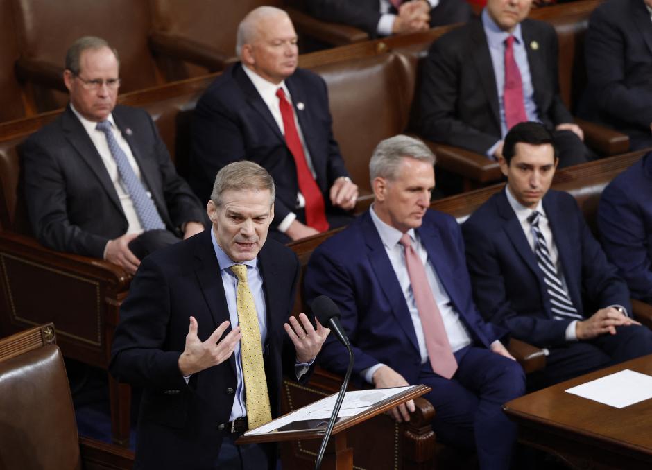 El congresista Jim Jordan defiende su candidatura a la presidencia de la Cámara ante su colega de partido y contrincante Kevin McCarthy