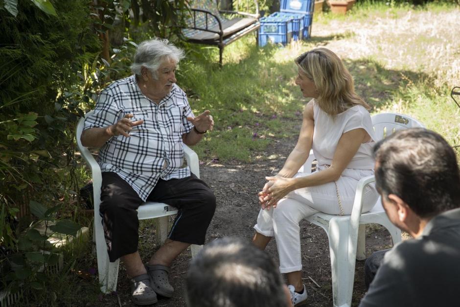 El expresidente de Uruguay, Pepe Mujica, y la vicepresidenta segunda del Gobierno, Yolanda Díaz