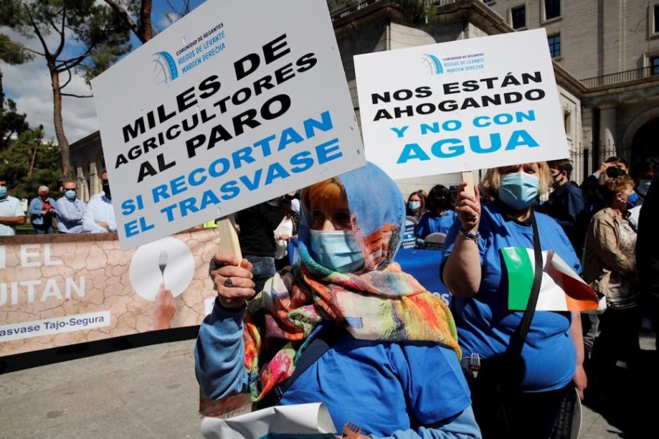 Protestas de agricultores y regantes de Levante contra los recortes en el trasvase Tajo-Segura.