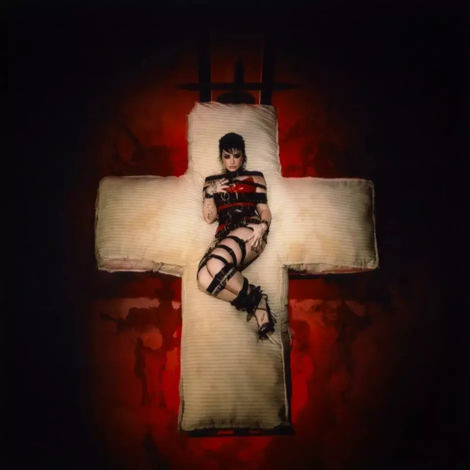 El póster de Demi Lovato para promocionar su álbum, 'Holy fuck', que ya ha sido retirado