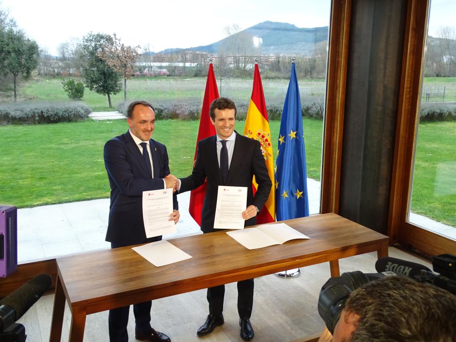 Javier Esparza (UPN) y Pablo Casado (PP) firmaron en 2019 la concurrencia conjunta a las elecciones generales que, junto a Ciudadanos, formarían Navarra Suma