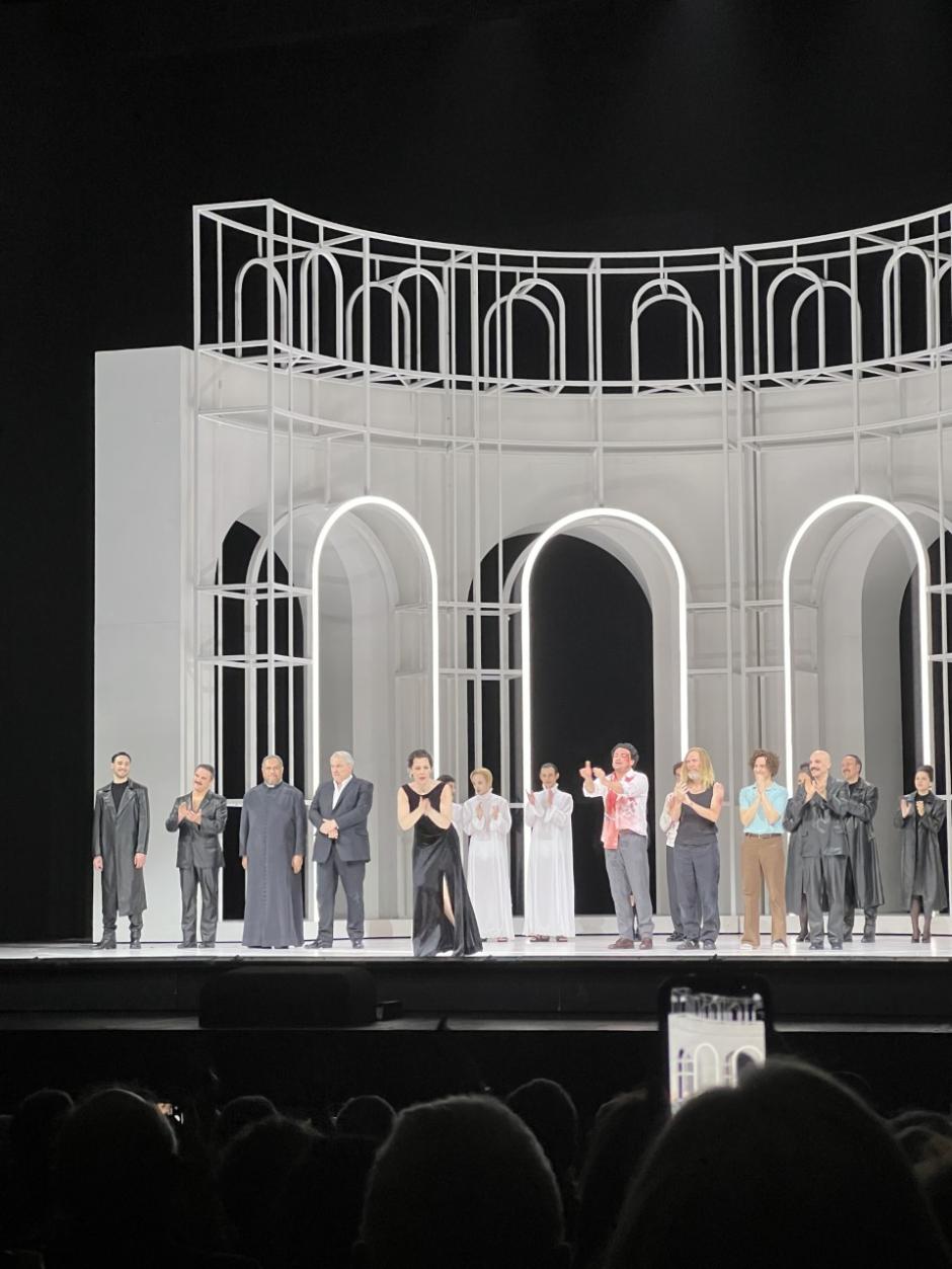 Saludo final tras la ópera 'Tosca' en el Liceu de Barcelona