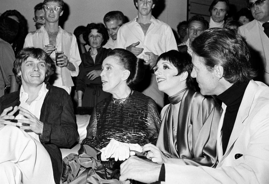 Baryshnikov, Martha Graham, Liza Minnelli y el diseñador Halston en una fiesta en Studio 54 en 1978