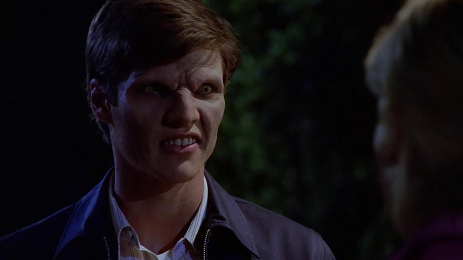 Pedro Pascal caracterizado como un vampiro en Buffy Cazavampiros