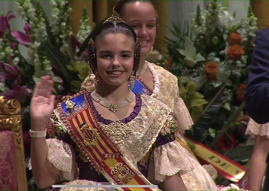 La fallera mayor infantil de Valencia 2023, Paula Nieto, durante su ceremonia de exaltación.