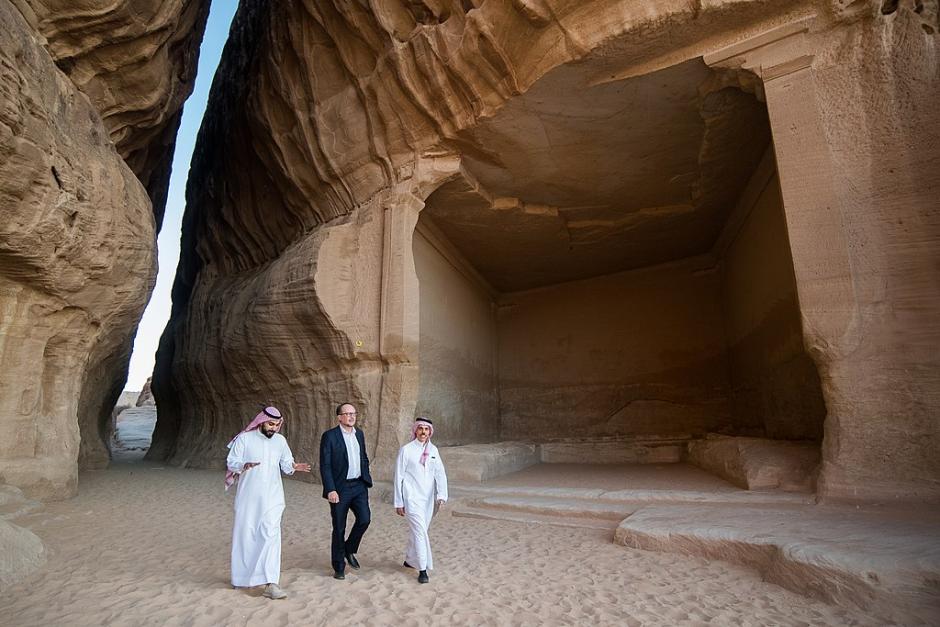 Am 12.09.2021 besichtigte Außenminister Alexander Schallenberg gemeinsam mit dem saudischen Außenminister Prinz Faisal bin Farhan Al Saud (rechts) die Ausgrabungsstätte Madeiin Saleh.