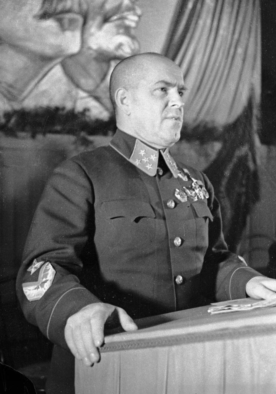 Zhukov hablando en 1941