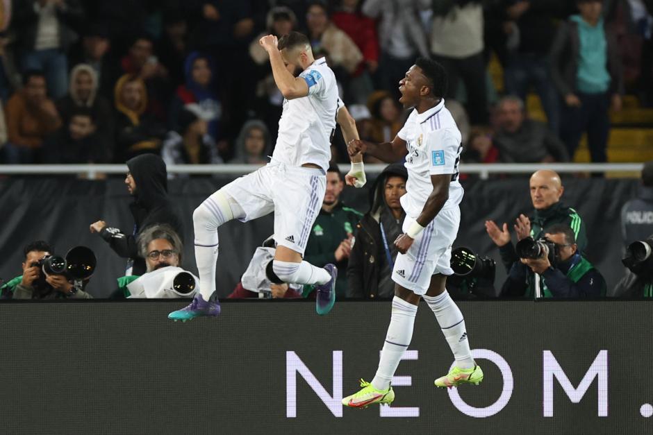 Benzema y Vinicius celebran el gol del francés