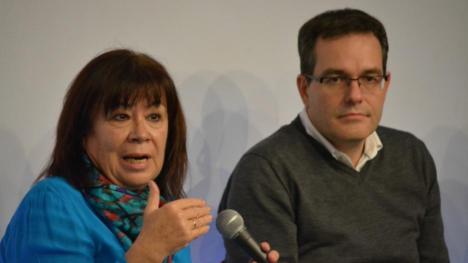 Chema Dávila junto a la presidenta del PSOE Cristina Narbona
