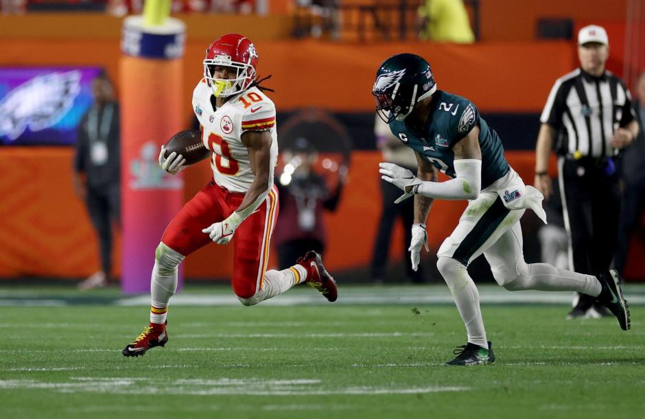 Kansas City Chiefs contra los Philadelphia Eagles, durante la Super Bowl