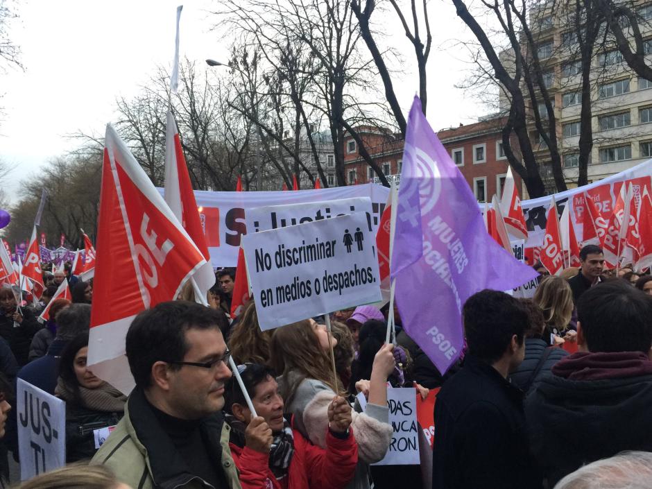 El exconcejal socialista en primera línea de la manifestación de 8-M de 2020