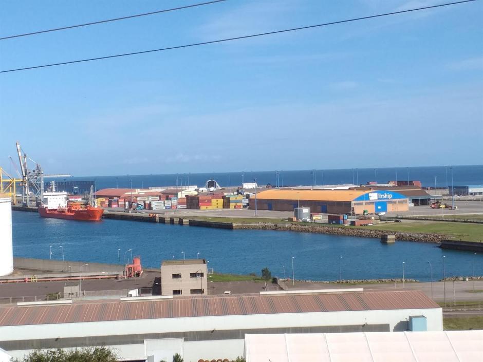 Puerto de El Musel, en Gijón, donde el narcobuque ha permanecido los dos últimos años