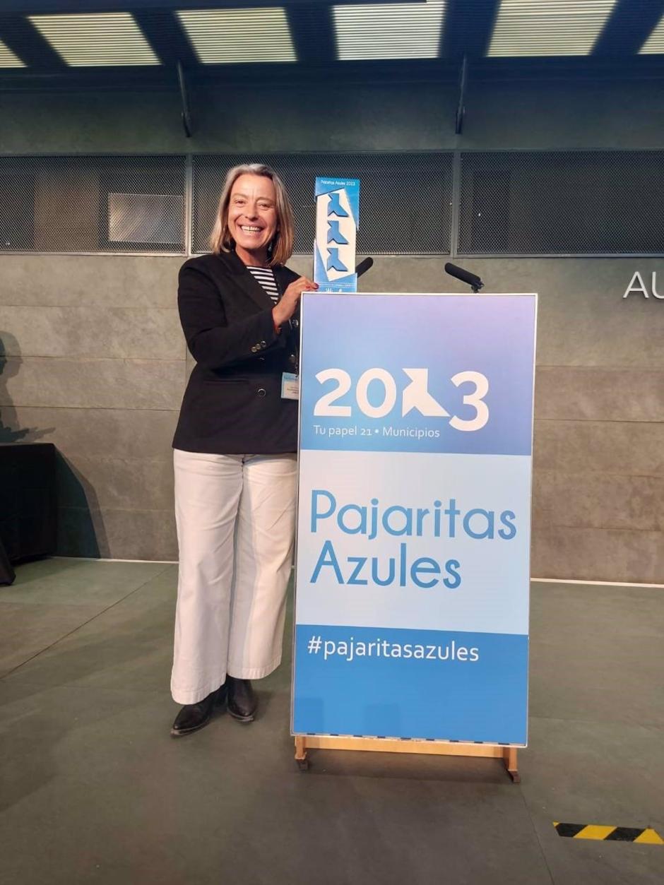 Isabel Albás en la entrega de las Pajaritas Azules