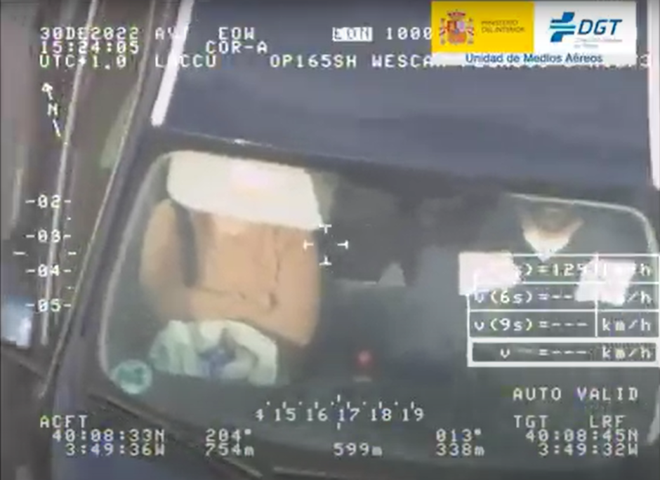 La DGT multa también pro llevar mal colocado el cinturón de seguridad