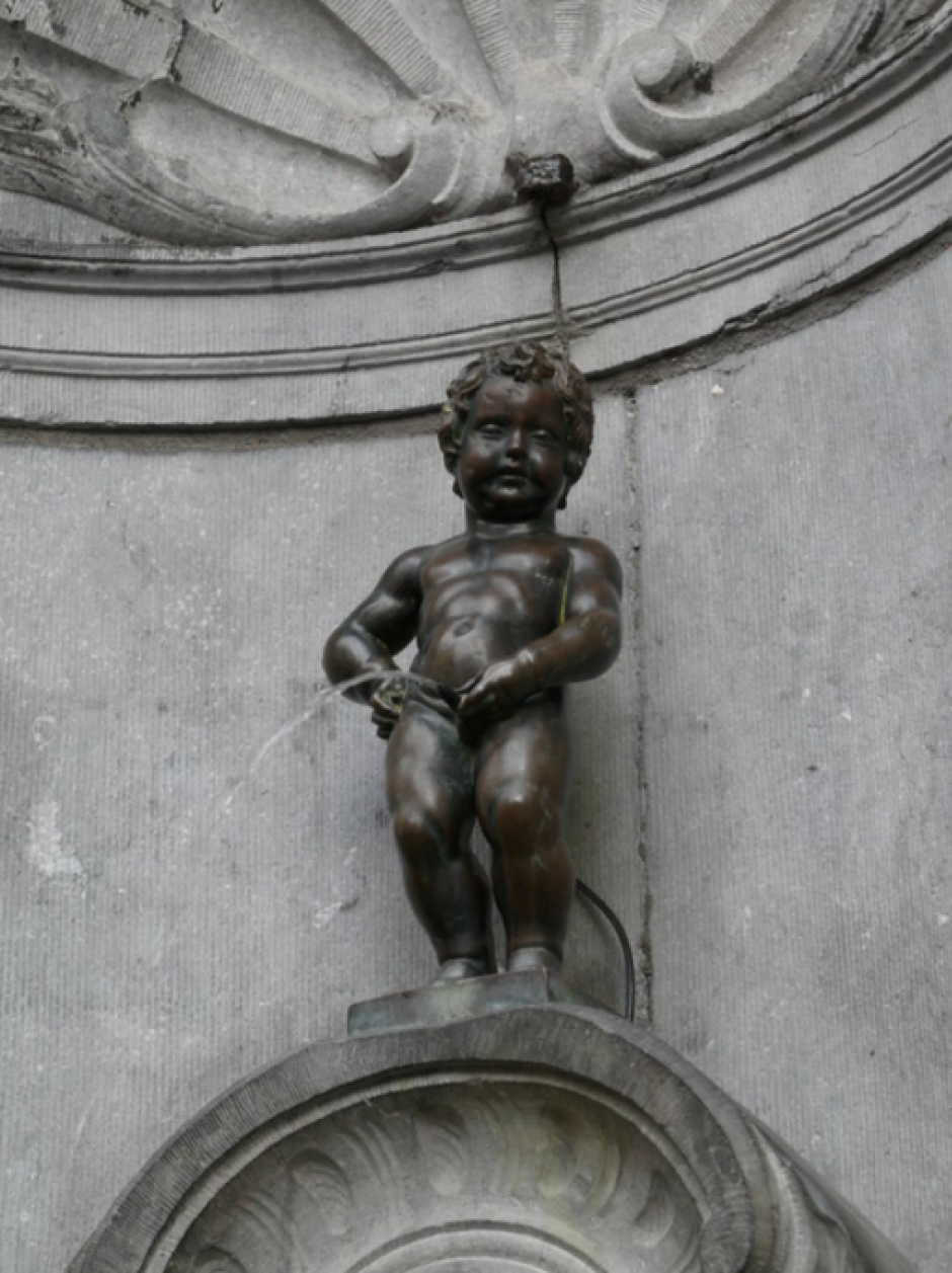 El 'Manneken Pis' en Bruselas