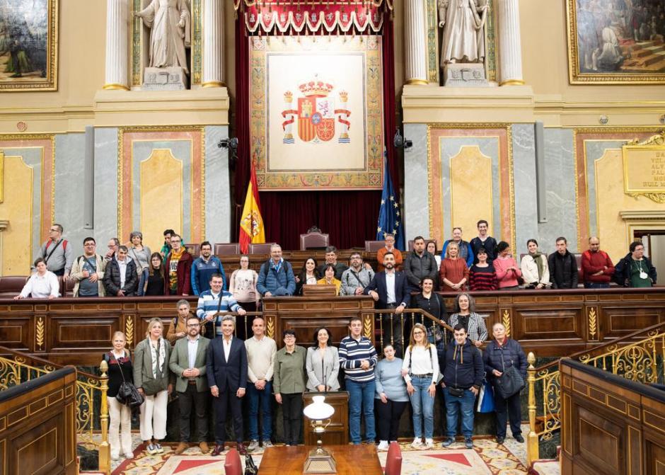 El Ayuntamiento acompaña a Futuro Singular en su visita al Congreso