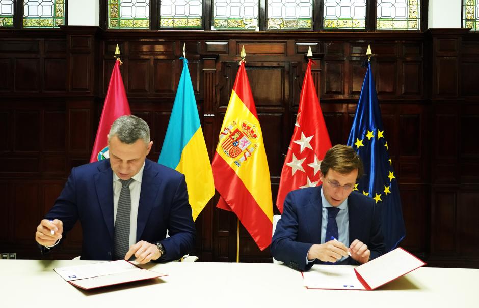 Firma del acuerdo de hermanamiento entre Madrid y Kiev