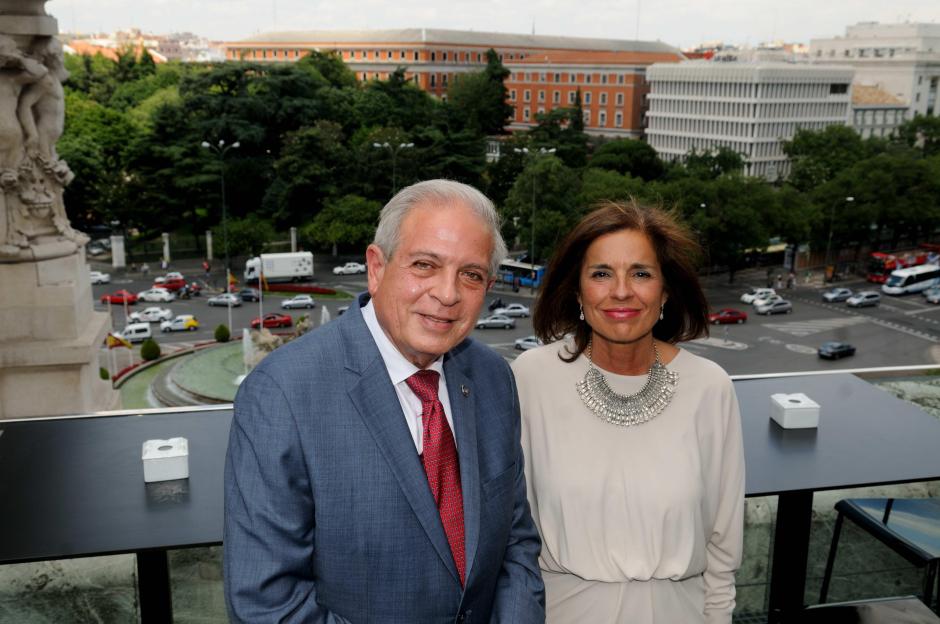 Ana Botella y Tomás Regalado, alcaldes de Madrid y Miami, en 2014 después de firmar el acuerdo de Hermamiento entre las ciduade