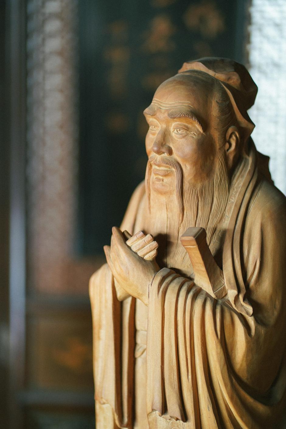 Estatua de Confucio, a quien Fernando Vidal identifica como modelo de paternidad