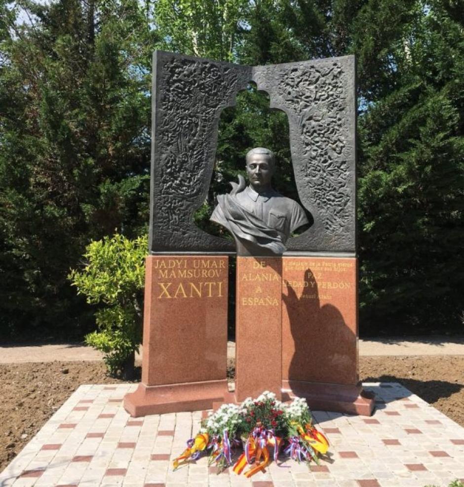 Monumento a Umar Mamsurov ‘Xanti’