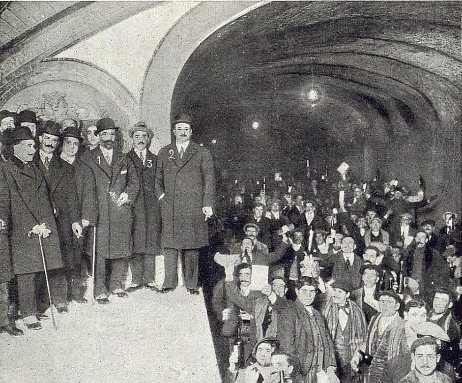 Inauguración de la estación de Cuatro Caminos