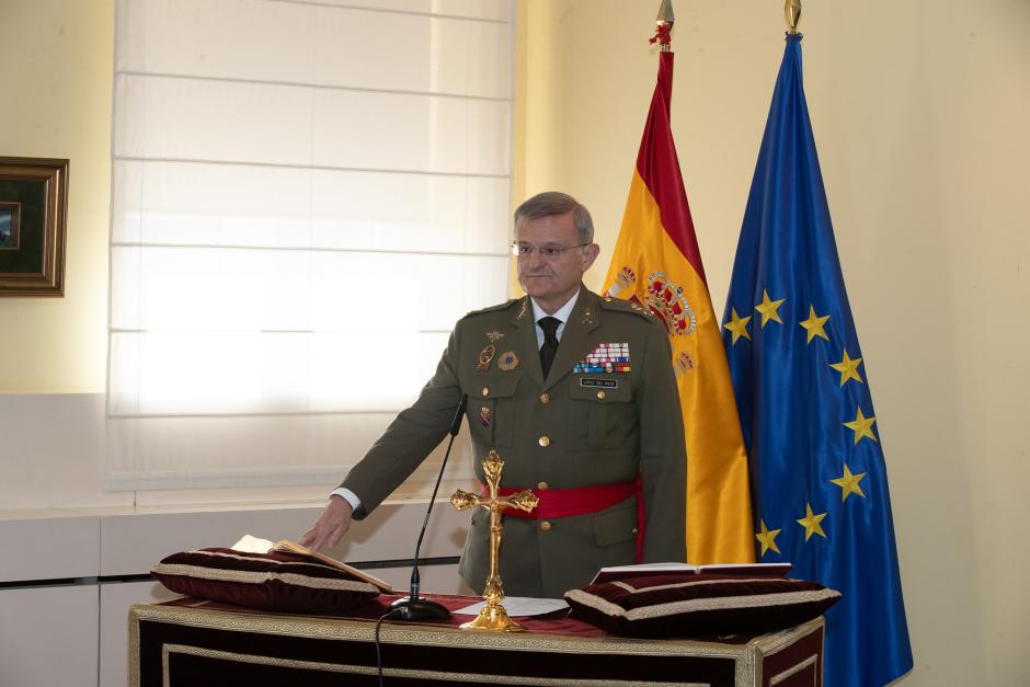 López del Pozo tomando posesión del cargo de director general de Política de Defensa