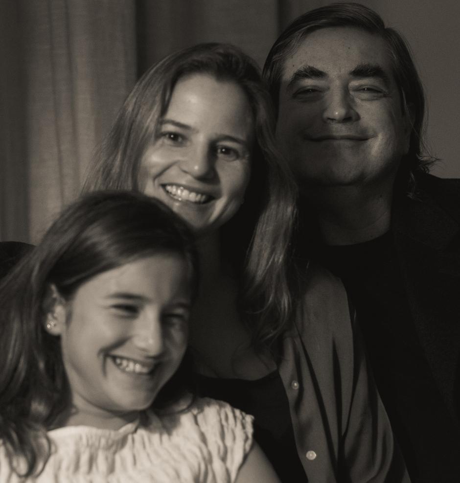 Jaime Bayly con su familia en su casa de Miami