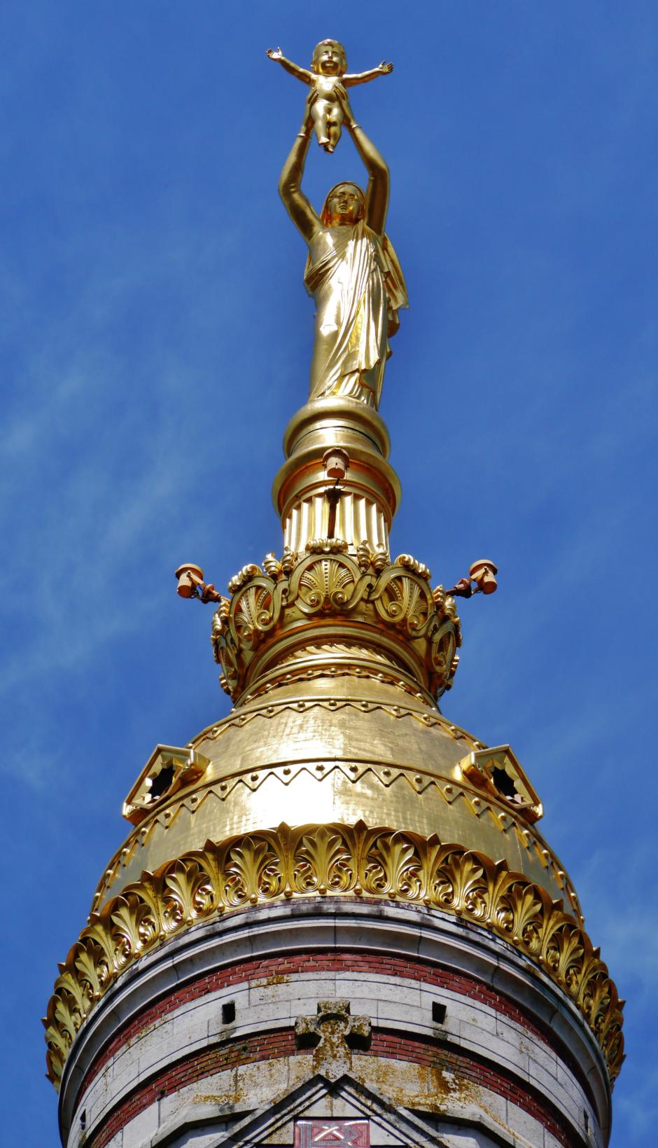 La Virgen de Oro Basílica Notre-Dame de Brebières