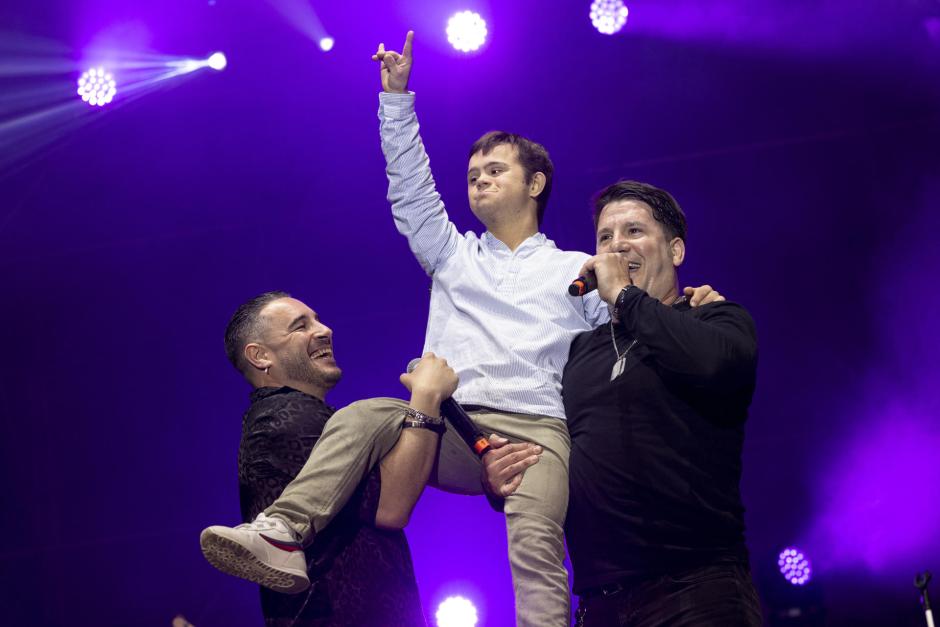 Los cantantes Andy y Lucas durante el concierto ofrecido en la Fiesta de la Resurrección, organizado por la Asociación Católica de Propagandistas