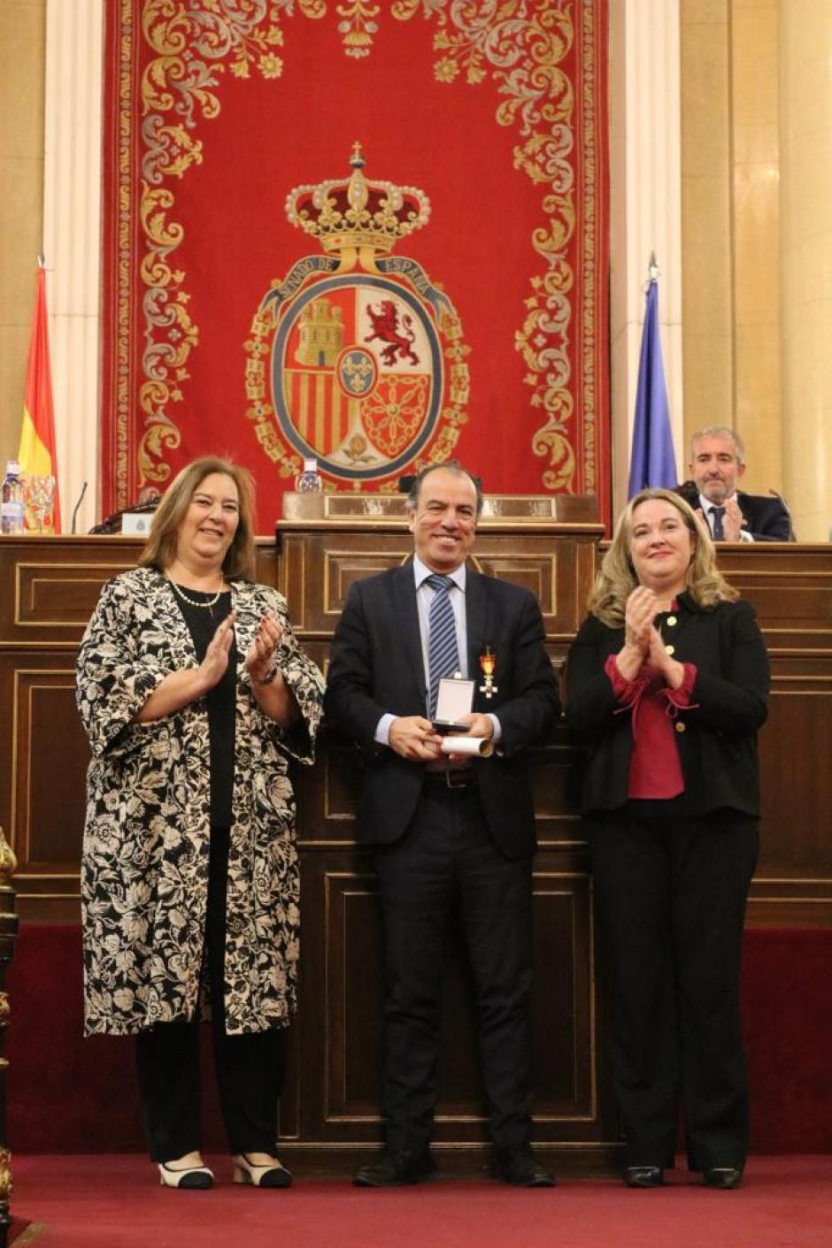 El diputado de Navarra Suma, Carlos García Adanero, ha sido uno de los reconocidos por la AVT