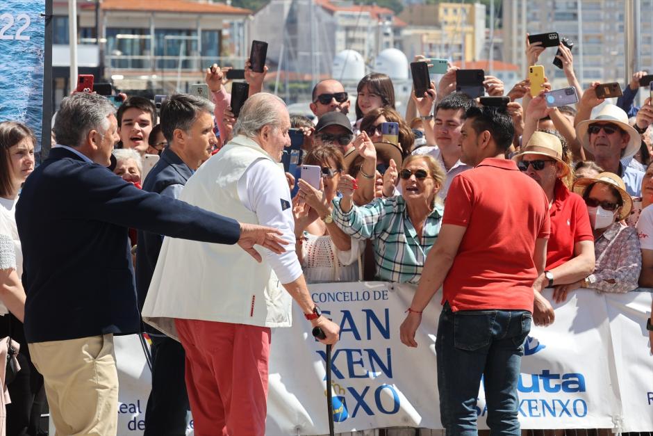 El Rey Juan Carlos a su llegada al Náutico, a 20 de mayo de 2022, en Sansenxo (España).
CORONA;REY;NÁUTICO;REGATAS;REGRESO;DON JUAN CARLOS;CASA REAL;EMÉRITO;DEPORTE
Raúl Terrel / Europa Press
(Foto de ARCHIVO)
20/5/2022