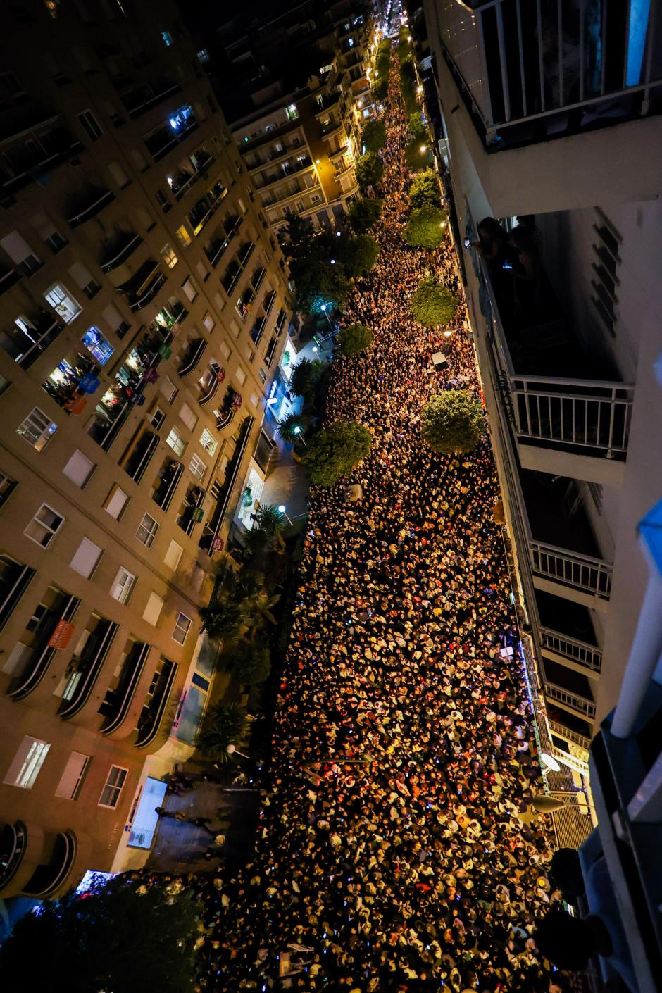 Miles de persona esperaron el pistoletazo de salida de la Feria del 2023