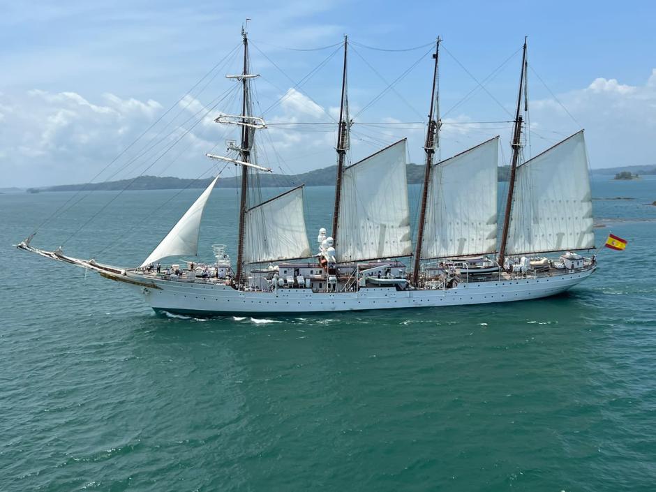 El Juan Sebastián de Elcano ha cumplido 85 años de su viaje inaugural