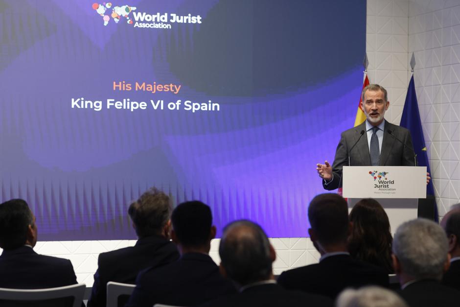 MADRID, 08/05/2023.- El rey Felipe VI interviene tras la entrega del World Peace & Liberty Award, de la World Jurist Association, a Andrew Young, icono de los derechos civiles en EE. UU. en el cierre de la presentación en Madrid como antesala al World Law Congress New York 2023. EFE/ Javier Lizon  POOL