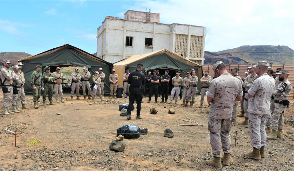 En el ejercicio participa personal de distintos cuerpos militares y policiales